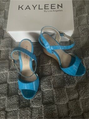 KAYLEEN By Los Angeles Blue Croc-Embossed Wedge Sandals